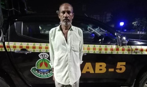 বাঘায় সৎভাইকে কুপিয়ে হত্যা মামলার আসামী গ্রেফতার