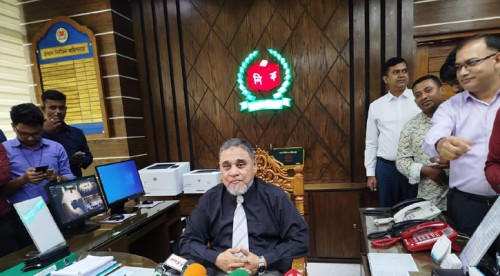 কারো হুকুমে, কারো নির্দেশনায় কাজ করবো না: সিইসি