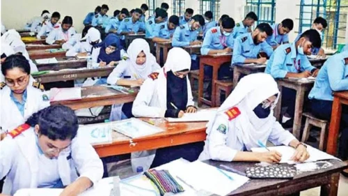 এবার এইচএসসি পরীক্ষায় আসনের দূরত্ব বাড়ছে