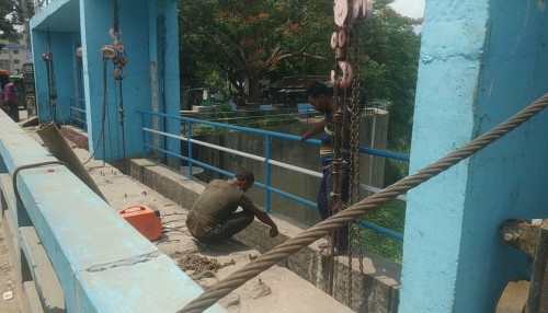 নির্মাণের ৪০ বছর রাজশাহীর বড়ালের উপর স্লুইসগেট অপসারণ শুরু