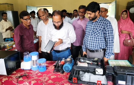 স্কুলে প্রযুক্তির ছোঁয়া, দক্ষ জনশক্তি গড়তে প্রথম ব্যতিক্রমী উদ্যোগ