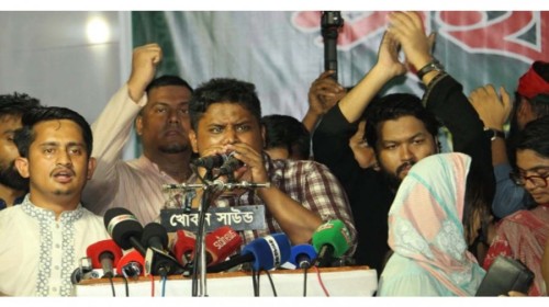 ডিসি-এসপিরা ‘চিপায় পড়ে’  ভালো ব্যবহার করছেন: হাসনাত