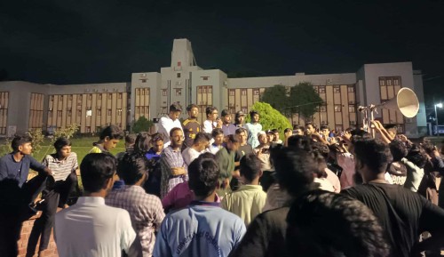 ঢাকায় ব্যবসায়ীকে কুপিয়ে হত্যার প্রতিবাদে রাবিতে বিক্ষোভ