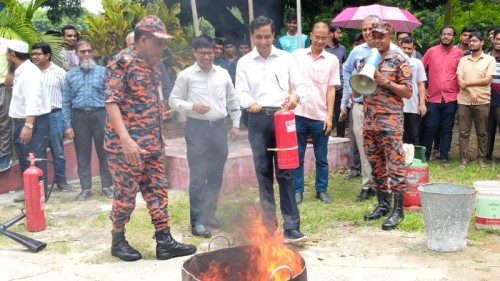 অগ্নি নির্বাপন বিষয়ে জ্ঞান এখন সময়ের দাবি : রুয়েট ভিসি