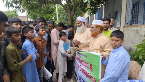 গোদাগাড়ীতে ব্রাইট লাইফ ভলান্টিয়ার্সের ৫০০ বৃক্ষচারা উপহার