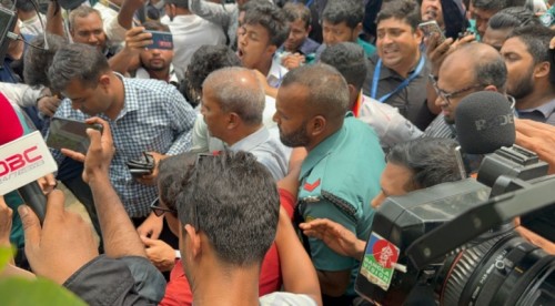 মাইলস্টোনে শিক্ষার্থীদের তোপের মুখে আইন উপদেষ্টা আসিফ নজরুল