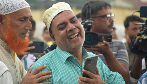 নিজেকে ‘হতভাগ্য পিতা’ বললেন বিধ্বস্ত বিমানের পাইলট তৌকিরের বাবা