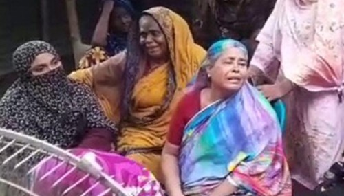একই পরিবারের সাতজনকে হারিয়ে চলছে শোকের মাতম