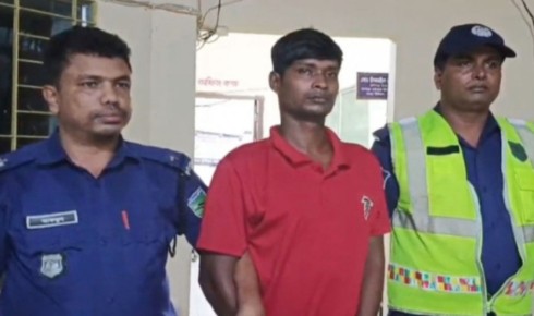 নাটোরে ট্রাক-মাইক্রোবাস সংঘর্ষে আটজন নিহতের ঘটনায় ট্রাকচালক গ্রেপ্তার
