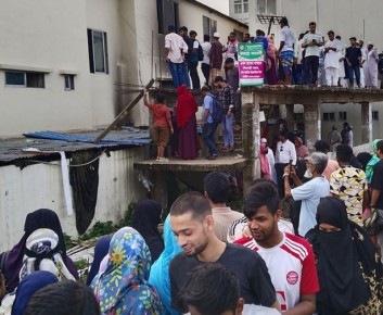 মাইলস্টোনে দূর-দূরান্ত থেকে ছুটে আসছেন মানুষ