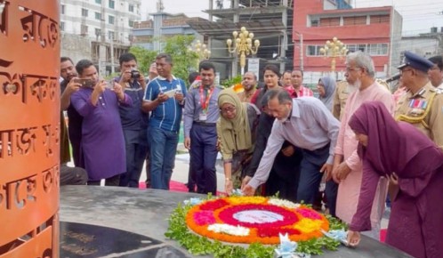 রাজশাহীতে উদ্বোধনের পর জুলাই শহীদ স্মৃতিস্তম্ভে শ্রদ্ধা নিবেদন