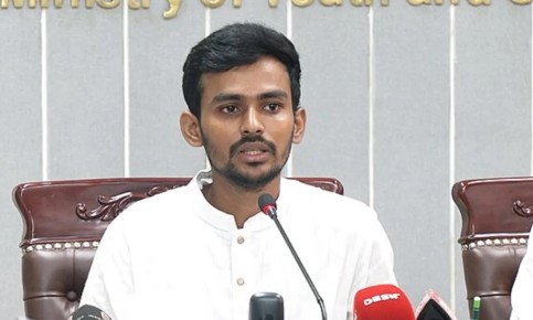 নীলা মার্কেটে হাঁসের মাংস না পেয়ে ওয়েস্টিনে যান আসিফ মাহমুদ
