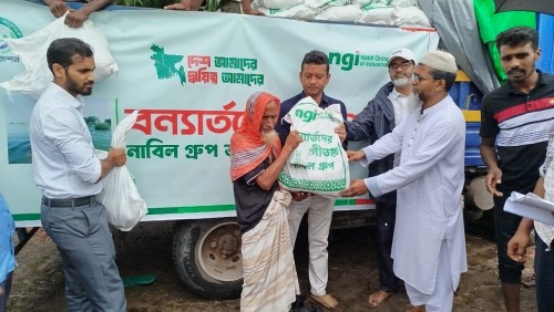 পবার চরাঞ্চলের বন্যার্ত হাজার  পরিবার পেলো নাবিল গ্রুপের খাদ্যসামগ্রী