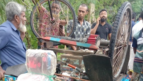 বাগমারার সড়কে ঝরলো নারীসহ দুই প্রাণ