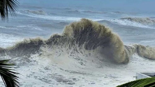 সমুদ্র বন্দরে ৩ নম্বর সতর্ক সংকেত