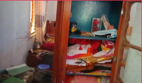 তানোরে একরাতে দুই বাড়িতে দুর্ধর্ষ  ডাকাতি, ১০ লাখ টাকার  মালামাল লুট