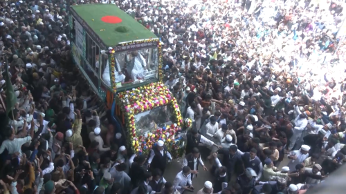 চট্টগ্রামে জশনে জুলুসে পদদলিত হয়ে দুজনের মৃত্যু