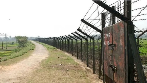 সীমান্তে বেড়েছে অস্ত্র চোরাচালান