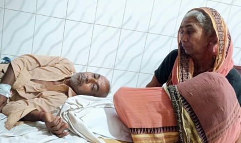 চাঁদা দেওয়ায় বাগমারায় এক ব্যক্তিকে পেটালো তাঁতিদল নেতা
