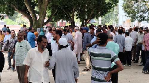 রাবিতে পূর্ণদিবস কর্মবিরতিতে শিক্ষক-কর্মকর্তা-কর্মচারীরা