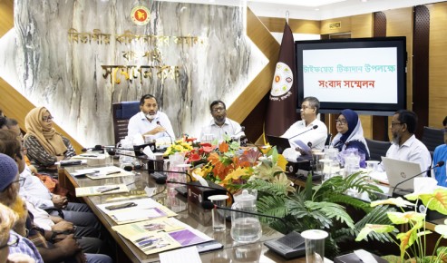 রাজশাহী নগরীতে ১ লাখ ৩৫ হাজার শিশুকে টাইফয়েড টিকা দেবে রাসিক