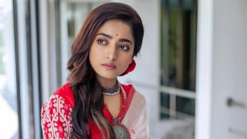 রহস্য জিইয়ে রাখলেন ইশা