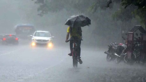 সারাদেশে বজ্রসহ বৃষ্টির আভাস
