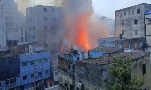 মিরপুরের অগ্নিকাণ্ডে নিহত ৯