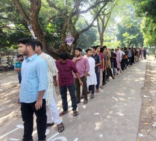 রাকসু নির্বাচনে ভোটগ্রহণ চলছে