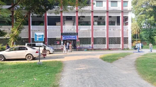 রাকসু ভোটগ্রহণ শেষে গণনার প্রস্তুতি