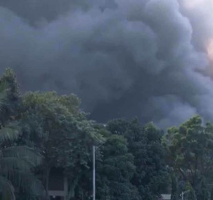 বেড়েই চলেছে শাহজালালের আগুন, ধোঁয়ায় ছেয়ে গেছে আকাশ