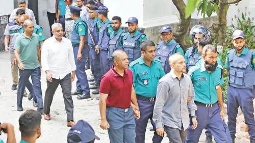১৫ সেনা কর্মকর্তার নিরাপত্তায় ৩৫ জন কারারক্ষী