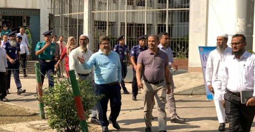 রাজশাহী নগরীর পরিচ্ছন্নতার প্রশংসা করলেন উপদেষ্টা আসিফ নজরুল