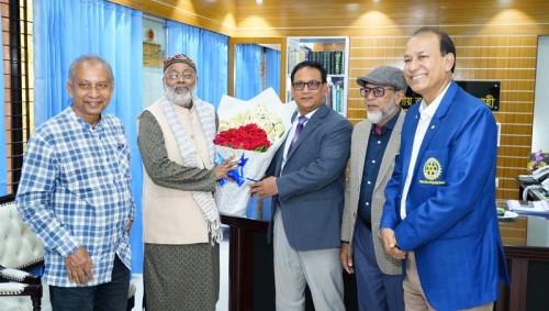 নবনিযুক্ত বিভাগীয় কমিশনারের সঙ্গে রাজশাহী এসোসিয়েশন নেতৃবৃন্দের  শুভেচ্ছা বিনিময়