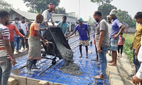 রাজশাহীর দুর্গম চরাঞ্চলে পাকা সড়ক নির্মাণ, নতুন আশায় চরবাসী