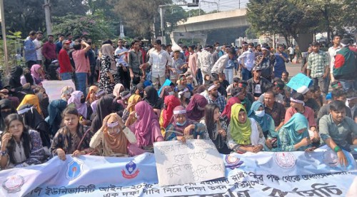 সচিবালয়ের সড়কে অবস্থান সাত কলেজ শিক্ষার্থীদের