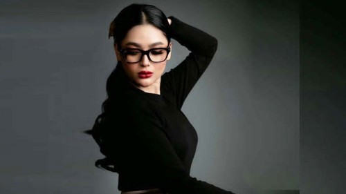 বড় পর্দায় আসছেন সিফাত নুসরাত