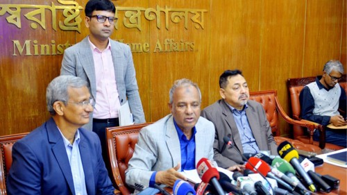 কিলিং বন্ধে আমার কাছে কোনো ম্যাজিক নেই : স্বরাষ্ট্র উপদেষ্টা