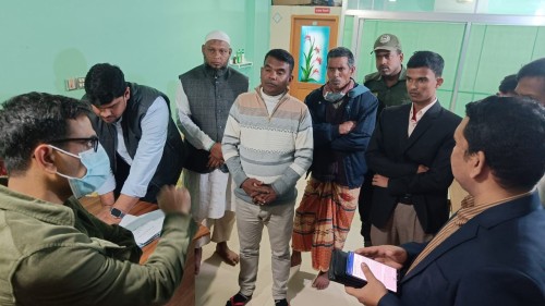 পিতার অবৈধ চক্ষু হাসপাতালে ভুয়া চিকিৎসক ছেলে