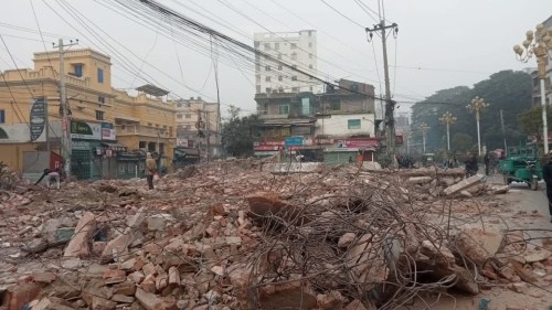 রাজশাহীতে আ.লীগের অফিস গুঁড়িয়ে দিলেন বিক্ষোভকারীরা