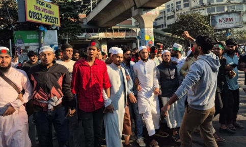 শাহবাগে বাড়ছে ছাত্র-জনতার ভিড়