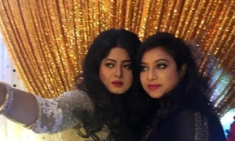 বহু বছর পর দেখা, আবেগে ভাসলেন মৌসুমী-শাবনূর