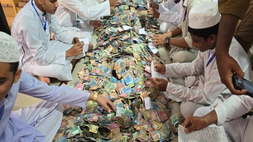 পাগলা মসজিদের দানবাক্সে মিলল ৩৫ বস্তা টাকা