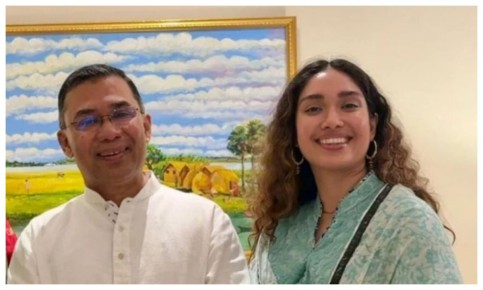 বাবার সঙ্গে ভোটার হচ্ছেন জাইমা রহমান