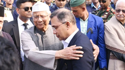 তারেক রহমানকে সান্ত্বনা দিলেন প্রধান উপদেষ্টা