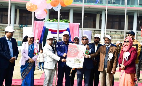 সুষ্ঠু সুন্দর সমাজ বিনির্মাণে খেলাধুলার  বিকল্প নেই : বিভাগীয় কমিশনার