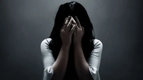 বাসায় ডেকে নবম শ্রেণির ২ শিক্ষার্থীকে ধর্ষণের অভিযোগ