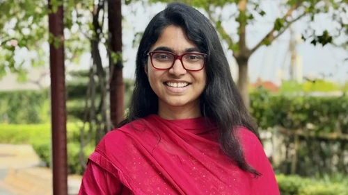 ফুটবল প্রতীক পেলেন তাসনিম জারা