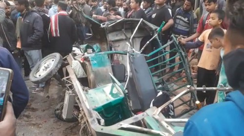 পুঠিয়ায় বাস চাপায় বিশ্ববিদ্যালয় ছাত্রসহ নিহত ৩, মহাসড়ক অবরোধ