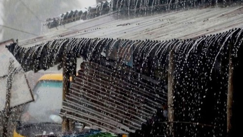 শীতের মধ্যে হালকা বৃষ্টির আভাস